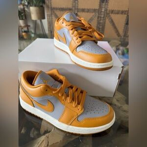 Nike women Air Jordan Low in cement grey chutney